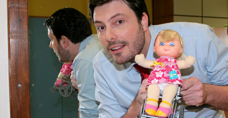 Danilo Gentili conta história de sua vida no Teleton