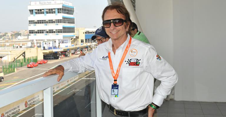 Emerson Fittipaldi se emociona ao lembrar do pai