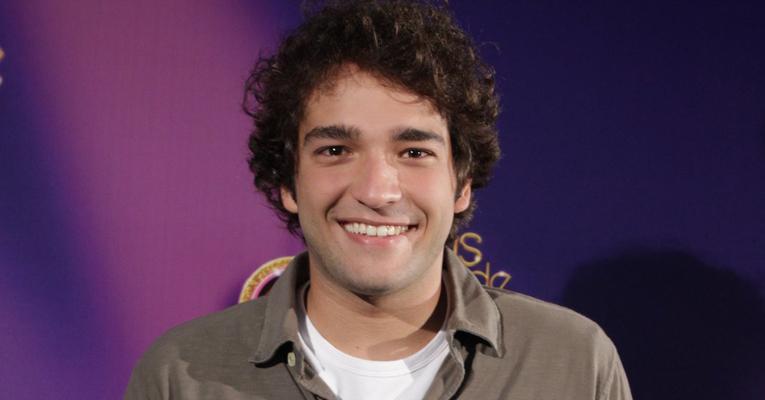 Humberto Carrão estará na novela ‘Sangue Bom’