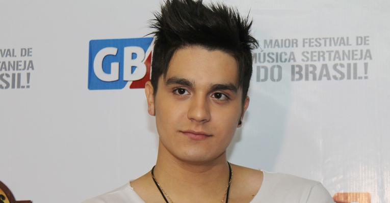 Estreando sua turnê europeia, Luan Santana fala sobre seu show em Portugal