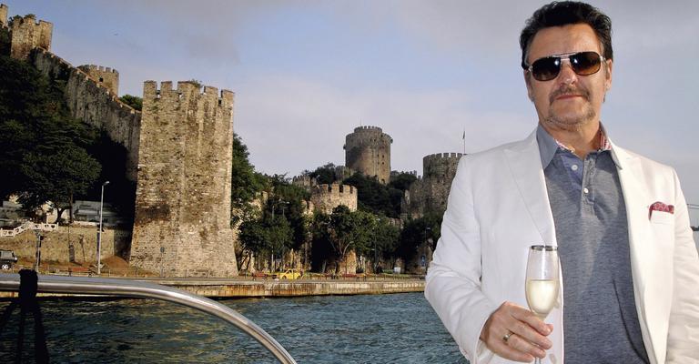 Na Turquia, Antonio Calloni conta que vive seu melhor momento aos 50 anos