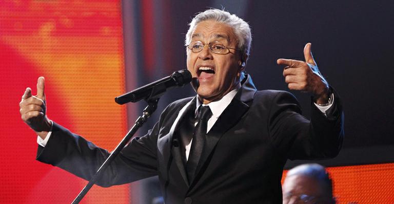 Caetano Veloso divulga capa de seu novo CD