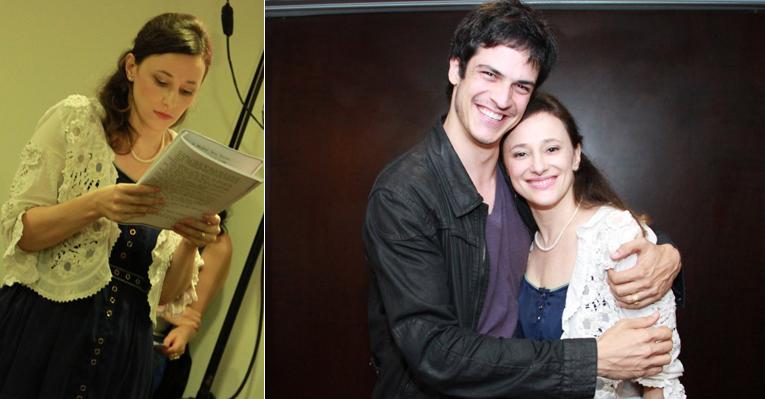 Superatencioso, Mateus Solano acompanhou a esposa Paula Braun em leitura de texto