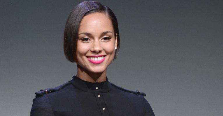 Alicia Keys agradece fãs brasileiros por sucesso de ‘Girl On Fire’