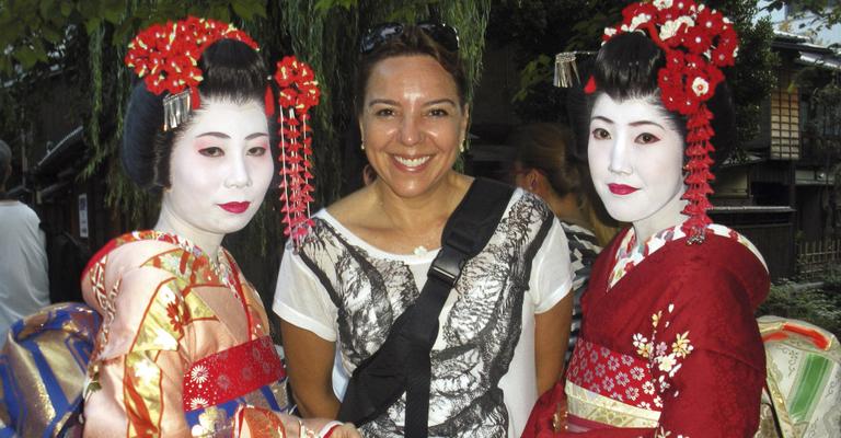 Luciana Liviero aproveita as férias no Japão