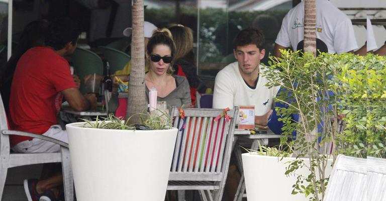 Danielle Winits tem lazer romântico com o namorado Amaury Nunes