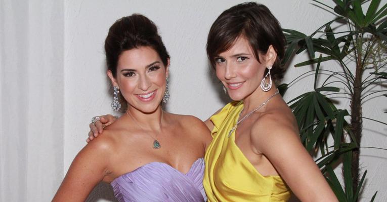 Fernanda Paes Leme e Deborah Secco prestigiam lançamento de joias no Rio