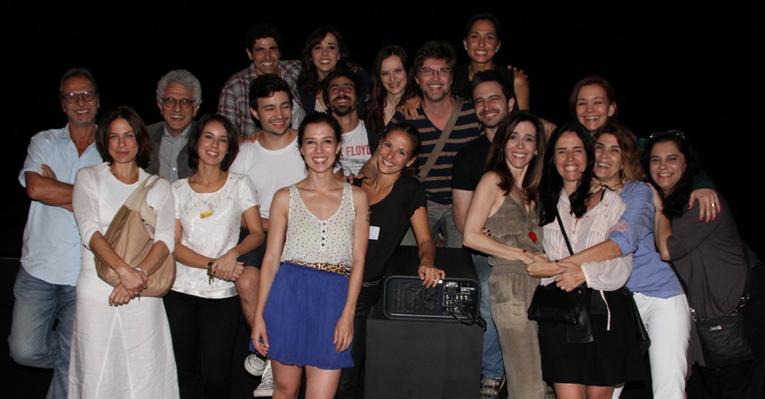 Marjorie Estiano e grande elenco recebem famosos no teatro