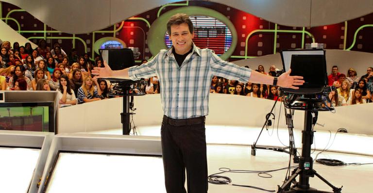 Por trás das câmeras: Conheça os bastidores do ‘Domingo Legal’ com Celso Portiolli