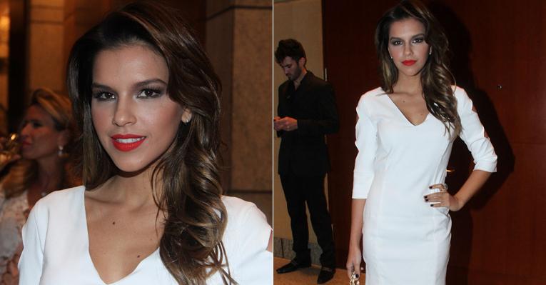 Mariana Rios confere desfile de Erika dos Mares Guia e Alexandre Birman