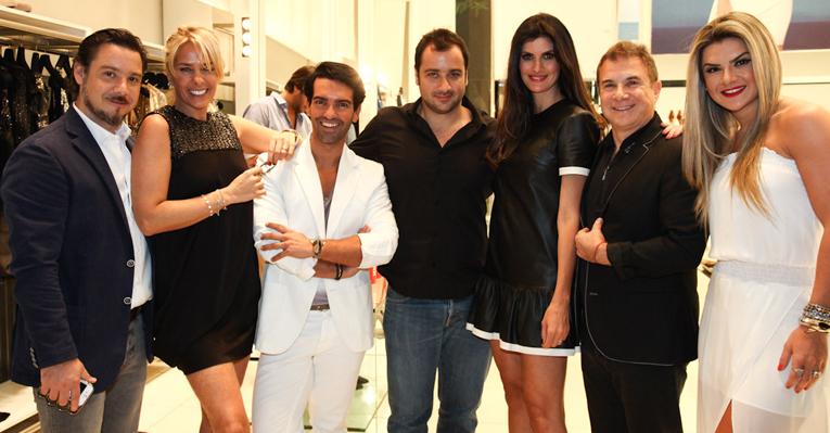 Estrelas confraternizam com Valdemar Iódice