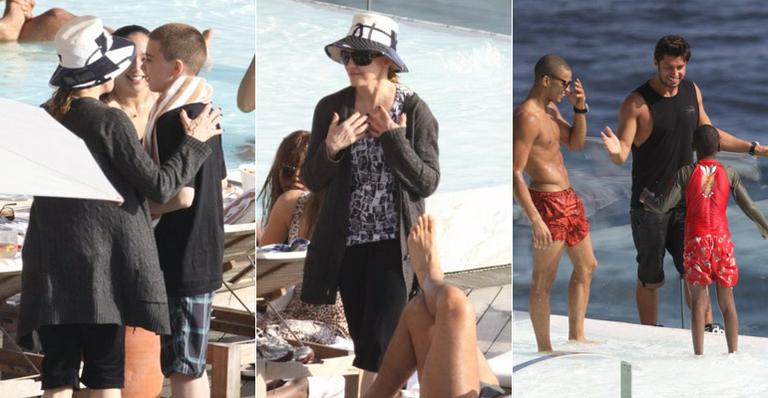 Madonna curte piscina com filhos e namorado no Rio