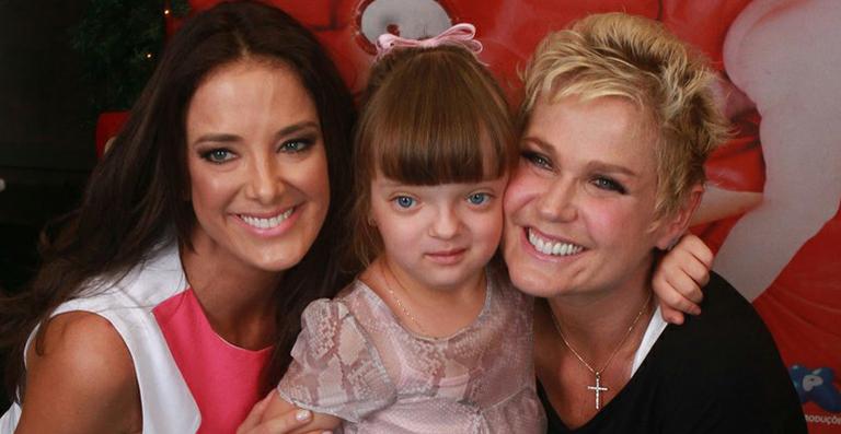 Rafinha Justus encontra Xuxa no show Natal Mágico