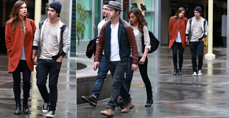 Novo casal! Joe Jonas e Blanda Eggenschwiler passeiam de mãos dadas por Los Angeles