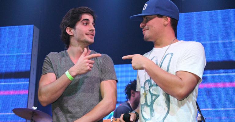 Fiuk e Thiago Martins dividem palco em show do Trio Ternura em SP