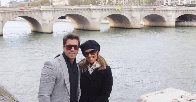 Jornalista Karyn Bravo faz viagem romântica a Paris