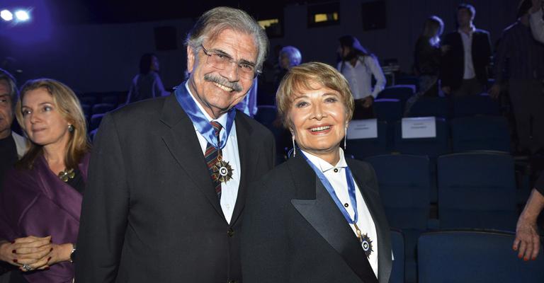 Tarcísio Meira e Glória Menezes são homenageados em premiação