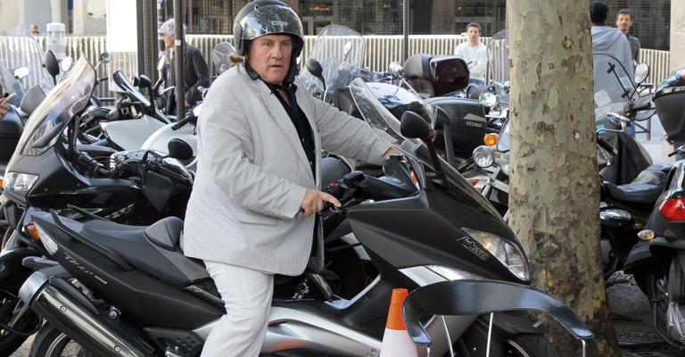 Gérard Depardieu é detido por dirigir embriagado em Paris