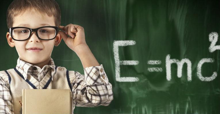 Desafios e cuidados que pais e educadores devem ter em relação aos pequenos gênios
