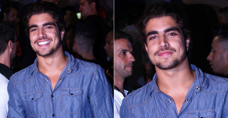 Depois de curtir férias, Caio Castro inaugura casa noturna em São Paulo