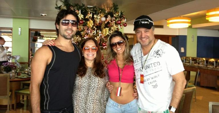 Susana Vieira curte fim de semana com a família em Florianópolis