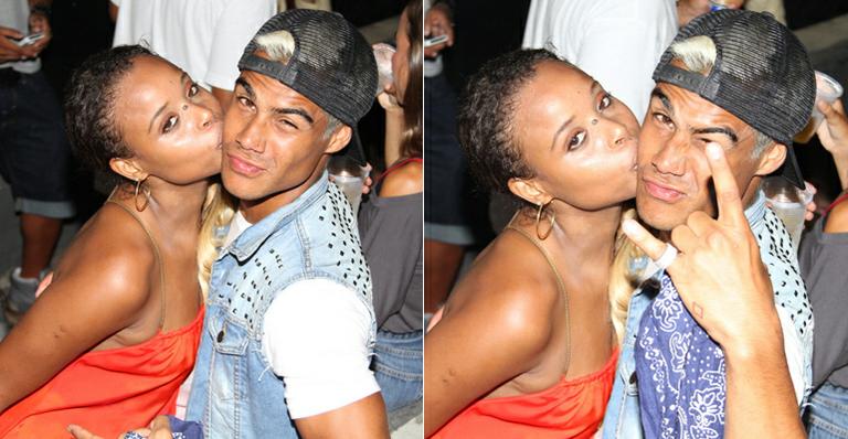 Periguete em ‘Salve Jorge’, Roberta Rodrigues curte baile funk com Micael Borges