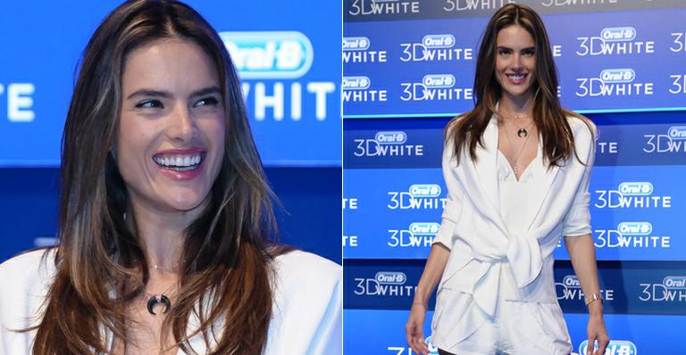 Mãe de dois filhos, Alessandra Ambrosio exibe pernas e corpo enxuto em evento