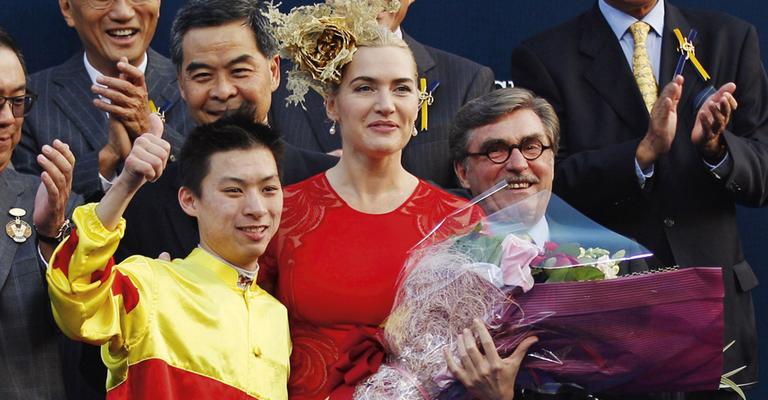 Kate Winslet exuberante em Hong Kong