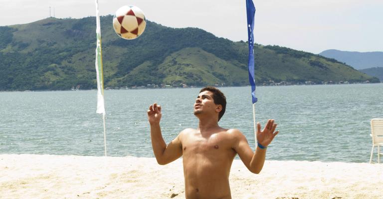 Thiago Martins quer “fazer bonito” no futevôlei