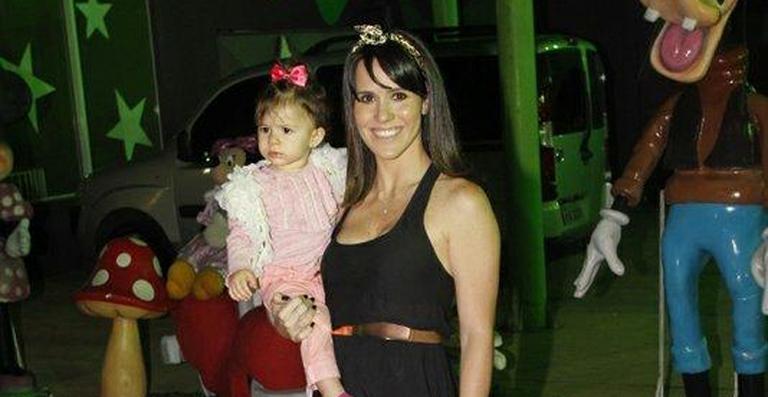 Fernanda Pontes revela que seu pai irá se vestir de Papai Noel para a pequena Malu