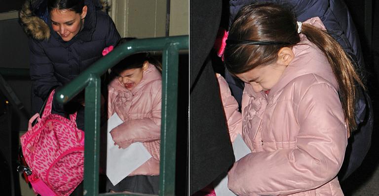 Suri Cruise chora ao deixar consultório médico em Nova York