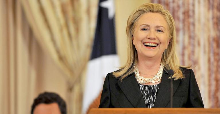 Hillary Clinton é internada com coágulo após concussão