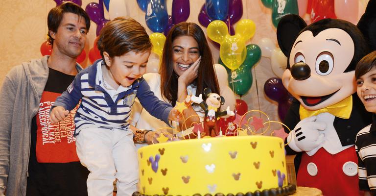 Felicidade de Juliana Paes ao festejar os 2 anos de Pedro