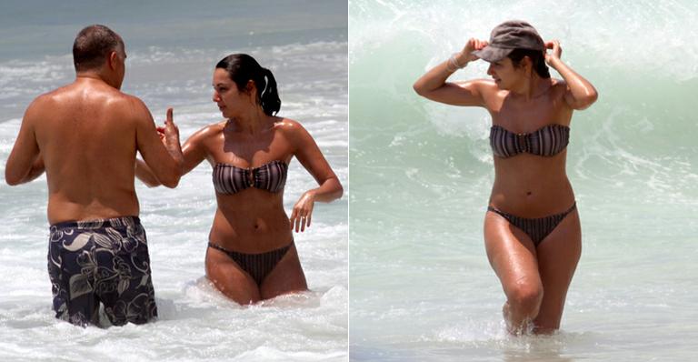 Patrícia Poeta curte véspera de Natal na praia com o marido