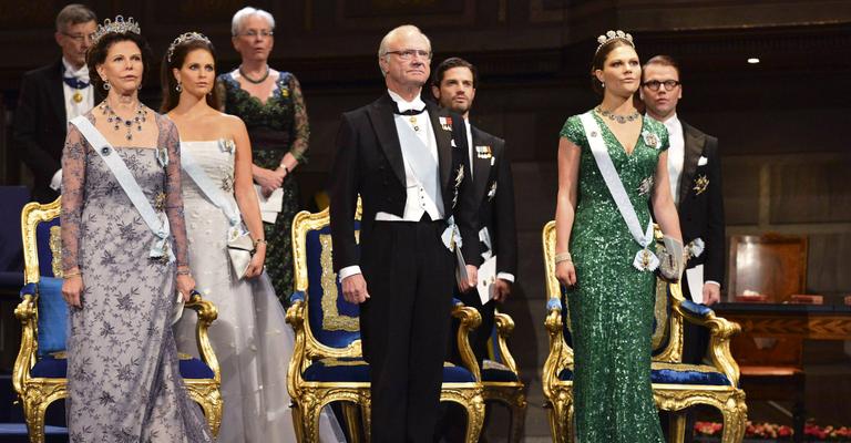 Família real sueca entrega o Nobel 2012