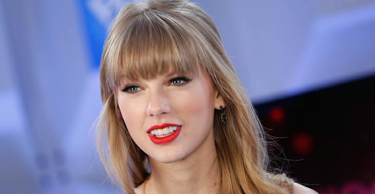 Taylor Swift voa até Londres em dia de folga para encontrar o ex-namorado Harry Styles