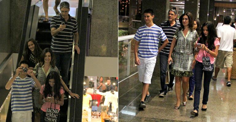 Fátima Bernardes e William Bonner passeiam com seus herdeiros