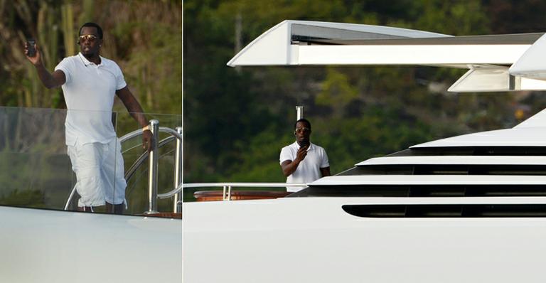 P. Diddy curte passeio em belo iate no Caribe