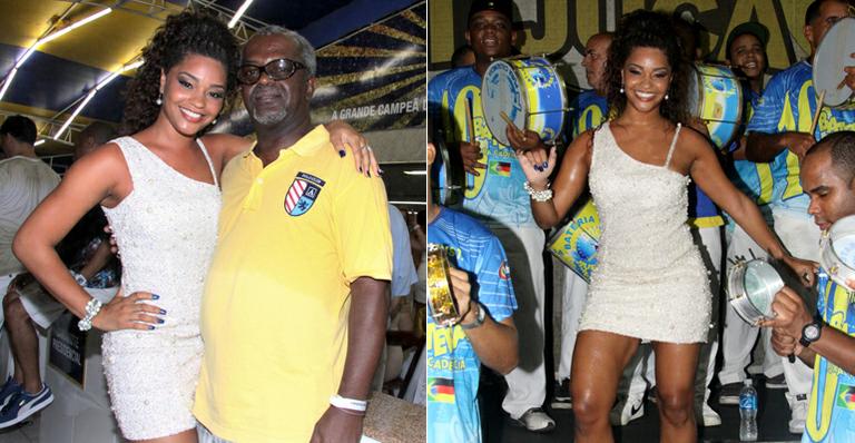 Com o pai, Juliana Alves capricha no samba em ensaio da Unidos da Tijuca
