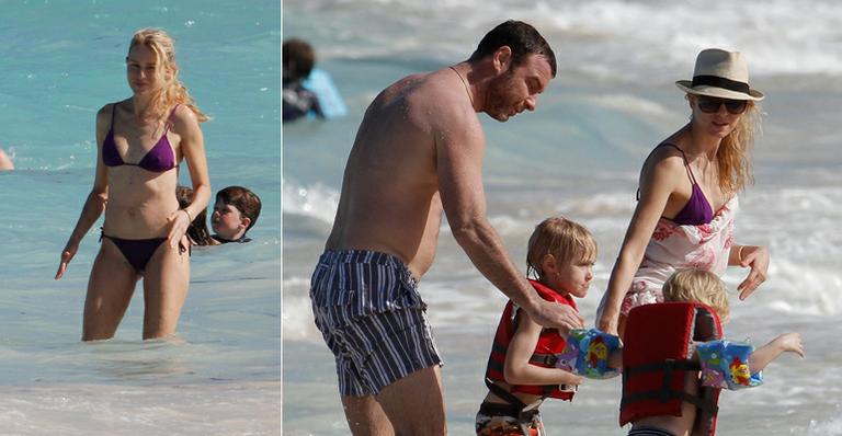 Antes do Ano Novo, Naomi Watts curte família no Caribe