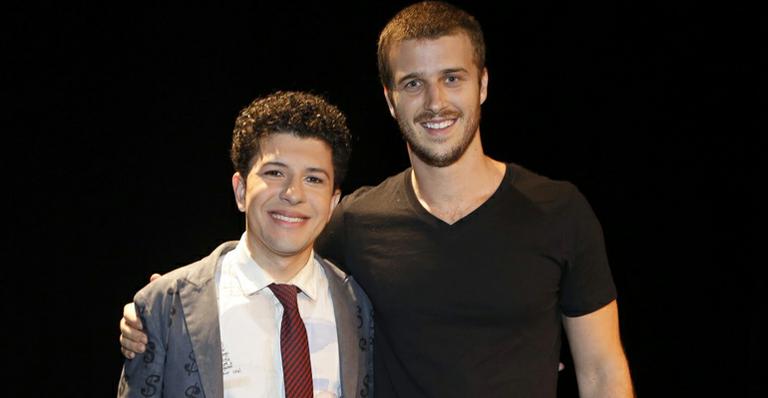 Paulo Mathias Jr. e Miguel Thiré estreiam a peça ‘O Cara’ no Rio de Janeiro