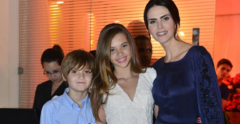 Lisandra Souto tem ajuda dos filhos na hora de decorar seus textos