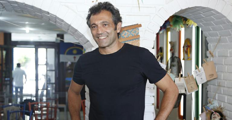 ‘Estou tentando aprender a lidar com isso’, diz Domingos Montagner sobre fama de galã