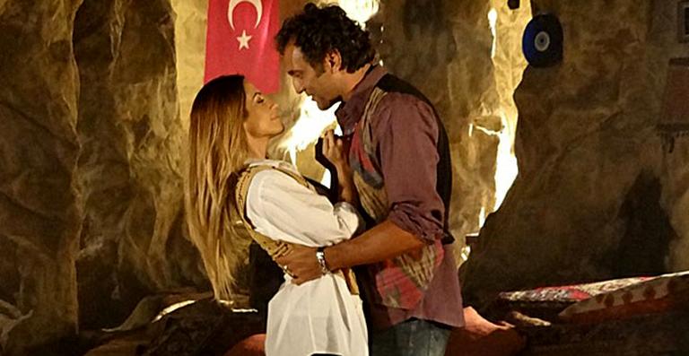 Bianca mostra que sente ciúme de Zyah em ‘Salve Jorge’