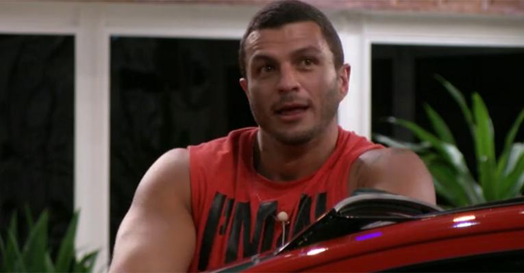 Kleber Bambam leva advertência em prova de resistência do ‘BBB13’