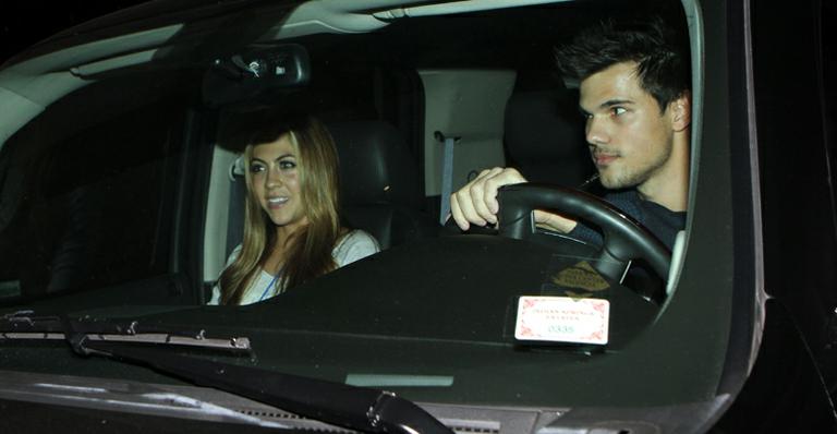 Taylor Lautner é visto novamente com a ex; aumentam rumores de reconciliação