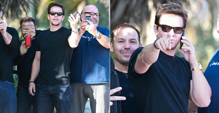 Mark Wahlberg brinca com paparazzi
