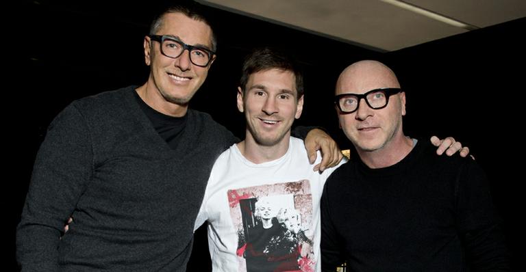 Dia fashion de Lionel Messi com Domenico Dolce e Stefano Gabanna em Milão