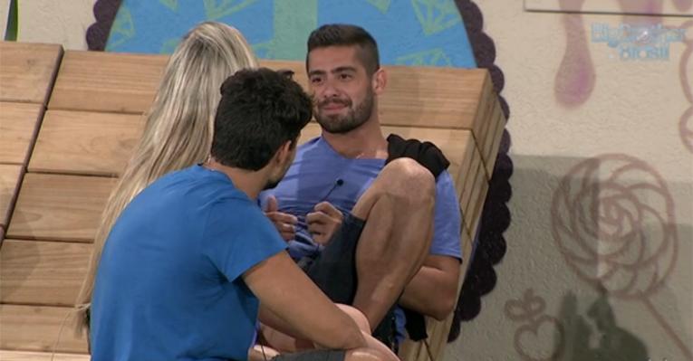 Yuri fala sobre como se comportar debaixo do edredom