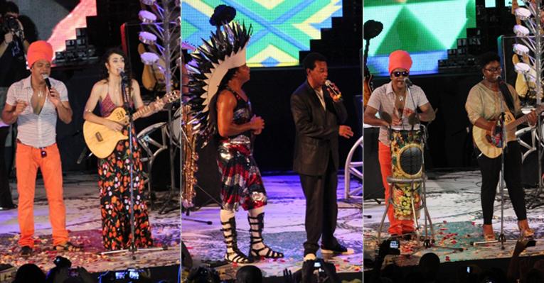 Carlinhos Brown reúne amigos em sarau em Salvador